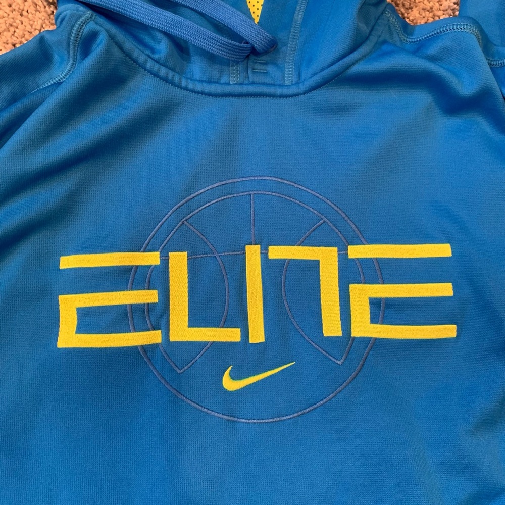 Nike therma-fit elite hoodie size large
